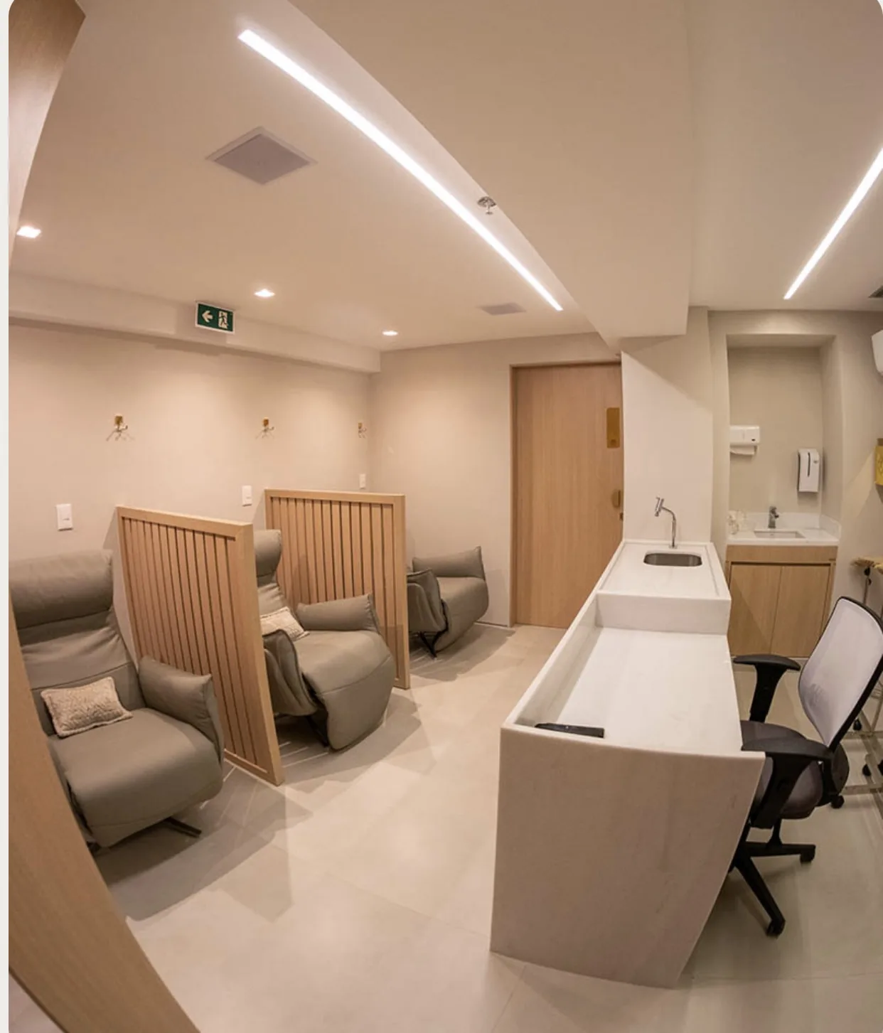 Sala de infusão e recuperação da clínica OMANE